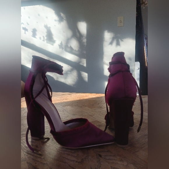 SHOE REPUBLIC LA WOMEN'S SIZE 8 BURGUNDY HEELS (4 1/2 INCH HEEL)❤️ - Picture 4 of 4